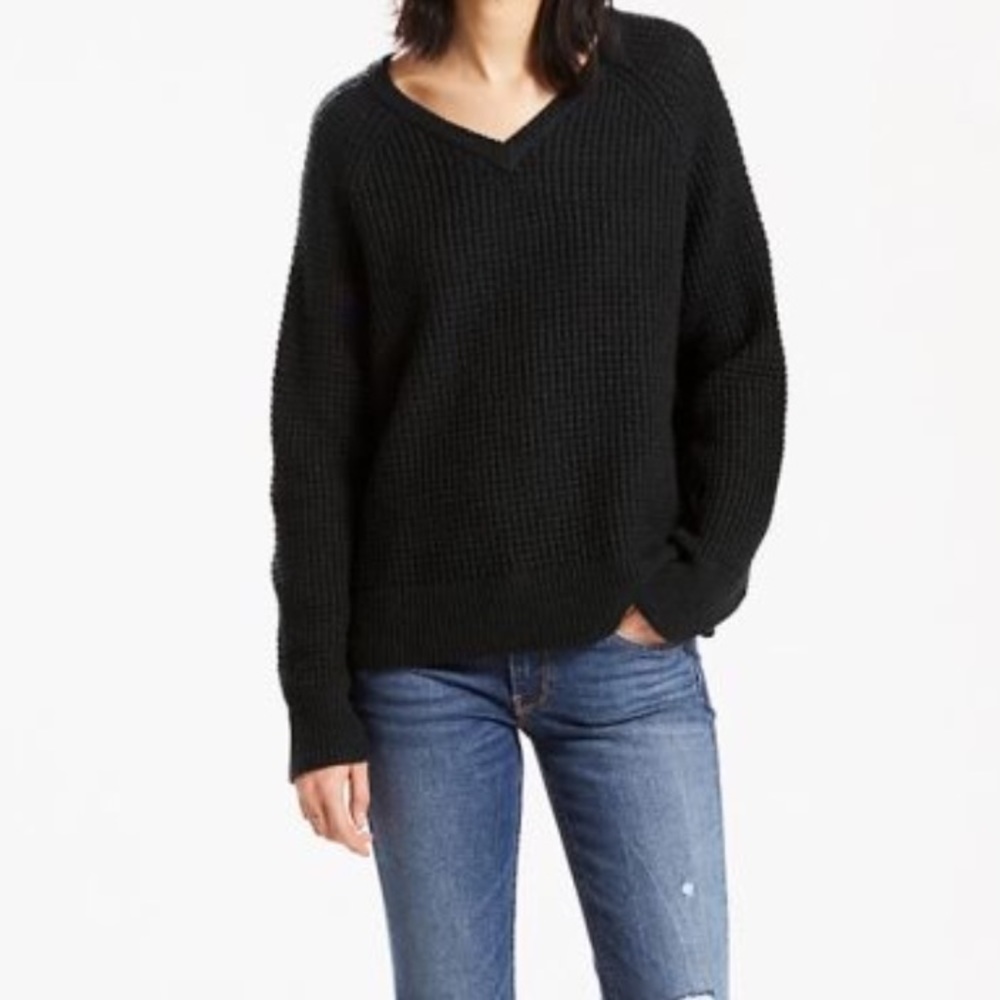 *MOVING SALE* *NWT* Waffle Stitch V-Neck Sweater